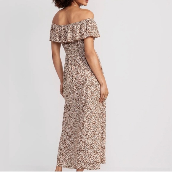Old Navy Brown Print Off-Shoulder Maxi Dress Size Small Cinched Ruffled Smocked - Picture 11 of 14